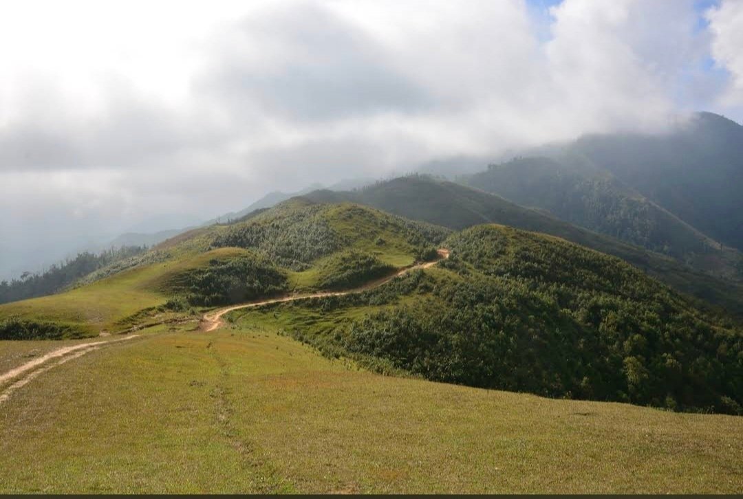 7-Day Northwest Vietnam Cycling Tour: Lai Chau to Moc Chau Adventure